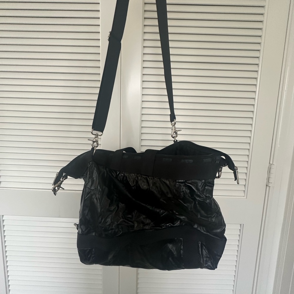 lesportsac weekender bag shiny black